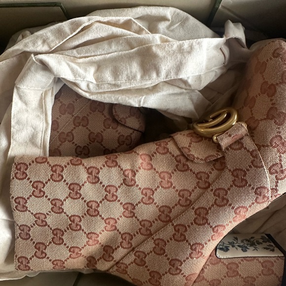 Women Gucci booties. Tan and Carmel brown. - Picture 2 of 4